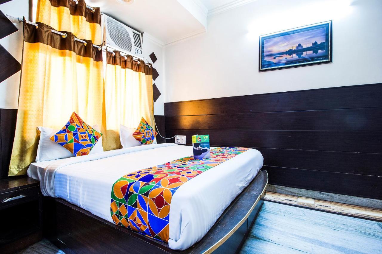 Fabexpress Alpine Hotell Agra  Exteriör bild